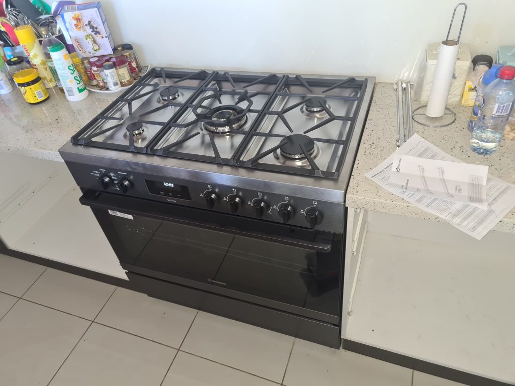 Gas cooker installation